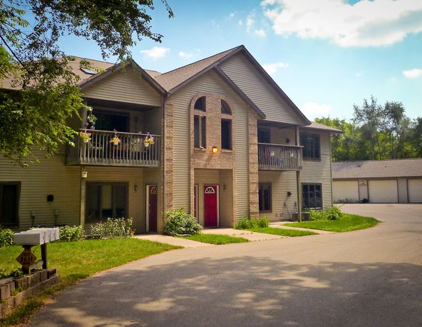 N4300 Park Rd, Cambridge, WI 53523